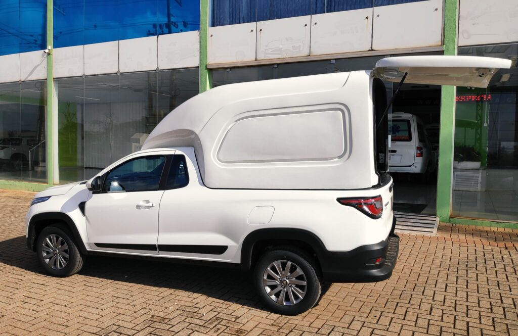 Capota de Fibra para Fiat Strada modelo carga alta.